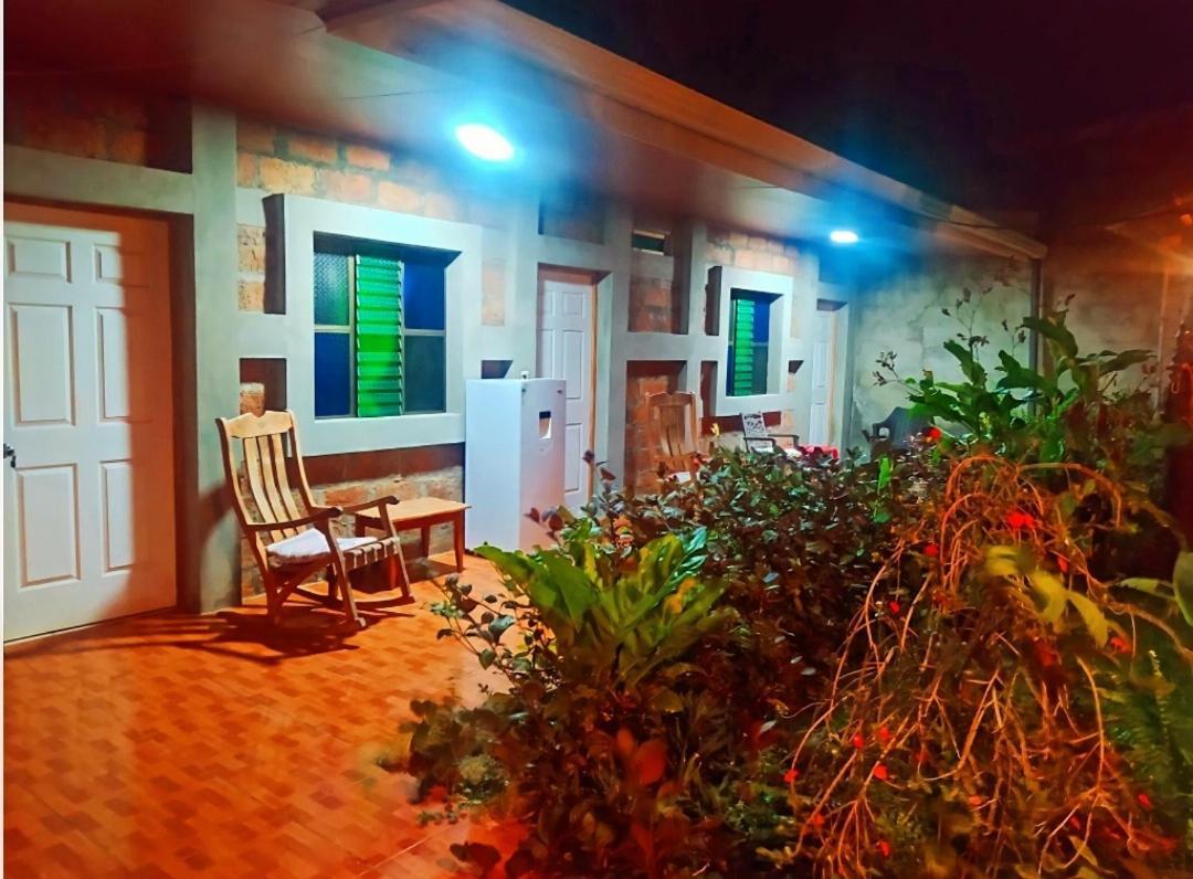 Rustic House Hostel Мойогалпа Екстериор снимка
