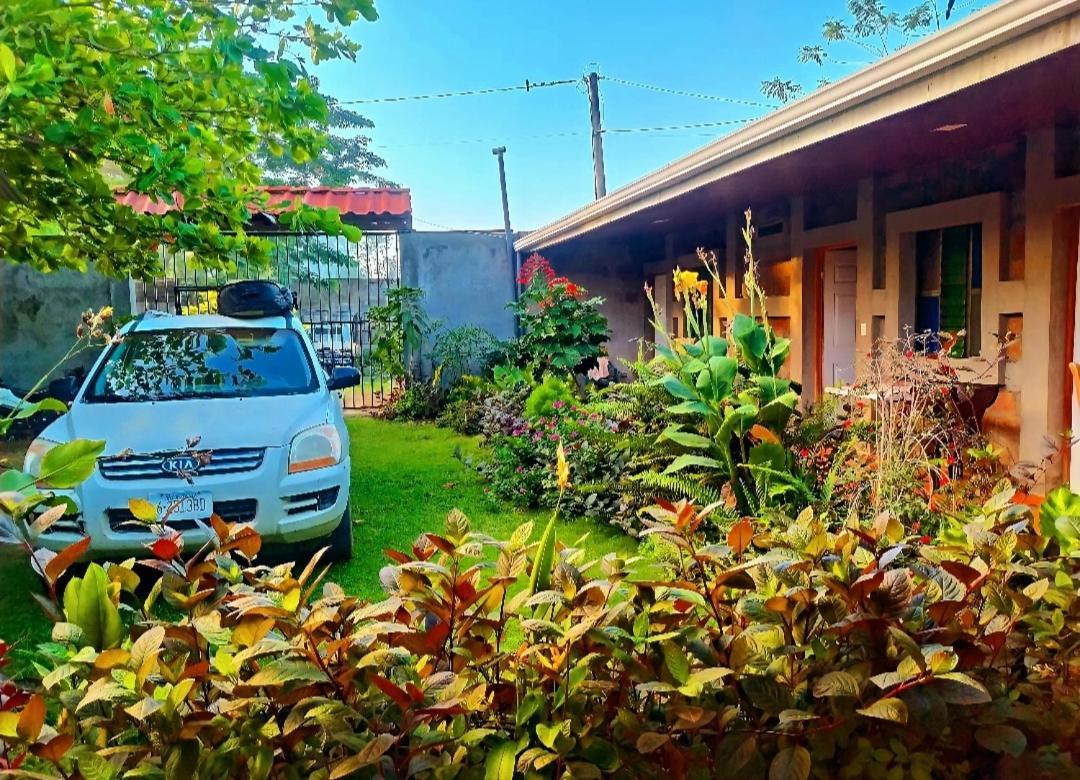 Rustic House Hostel Мойогалпа Екстериор снимка
