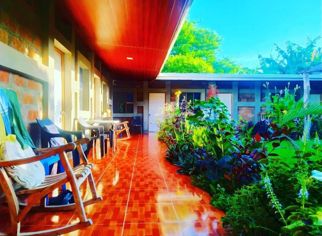Rustic House Hostel Мойогалпа Екстериор снимка